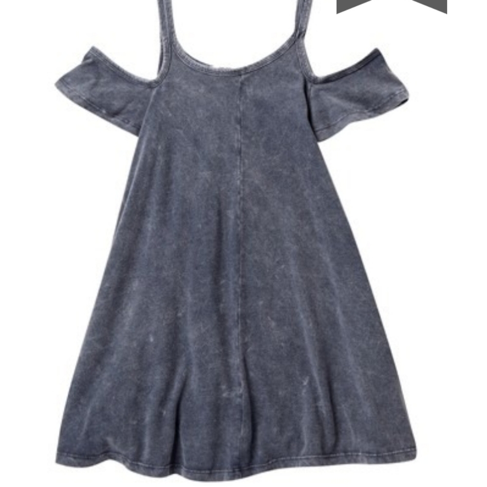 NWT Maddie cold shoulder dress